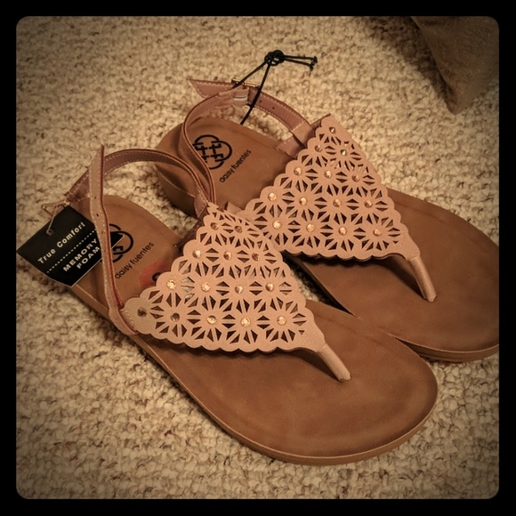 daisy fuentes rose gold heels